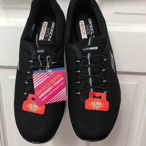 NWT Skechers Slip On Memory Foam Sneakers; Women Size 7.5 Wide Fit; Black/White.